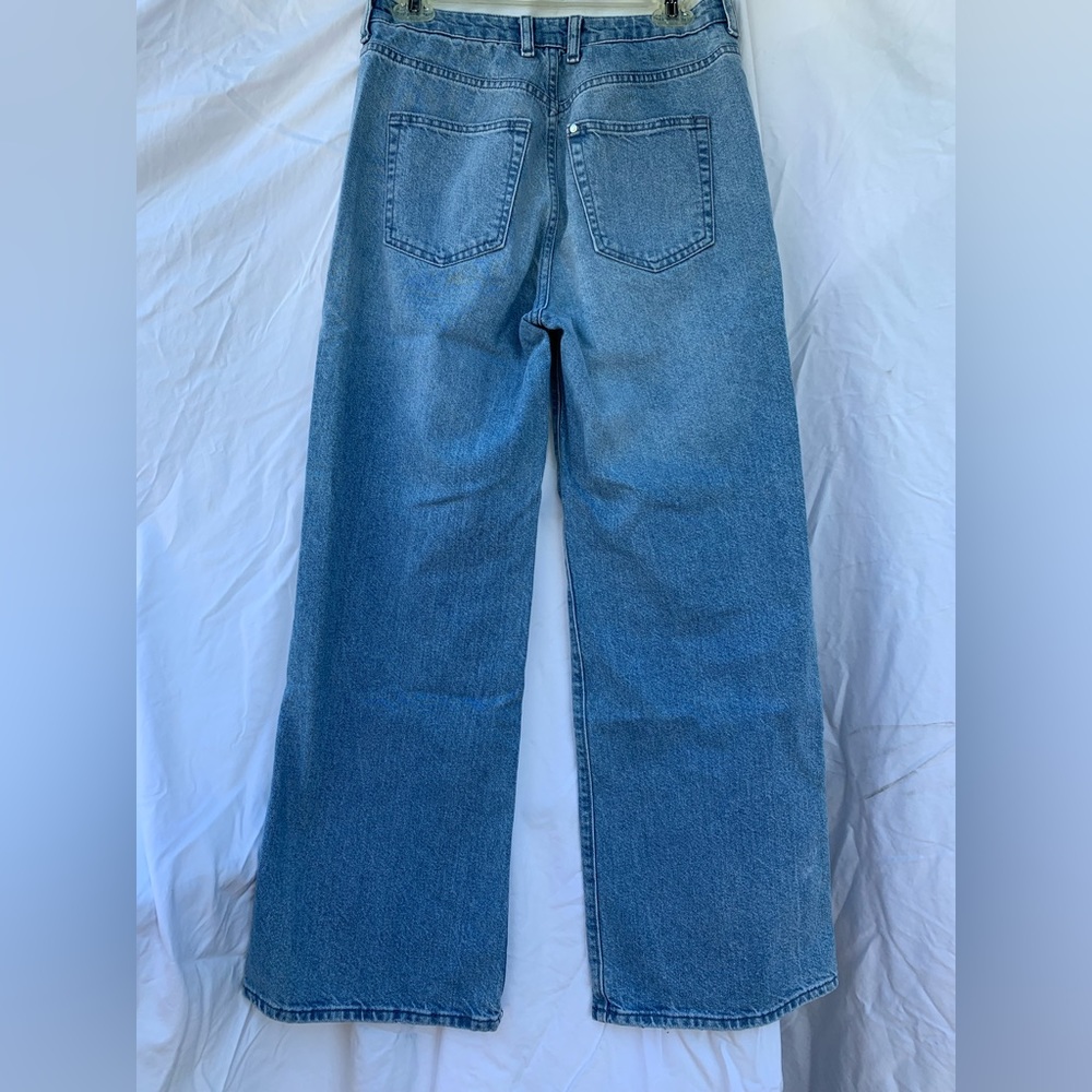 Mid-rise, flared denim